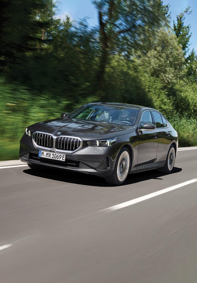BMW 5시리즈 G60 주행 모습